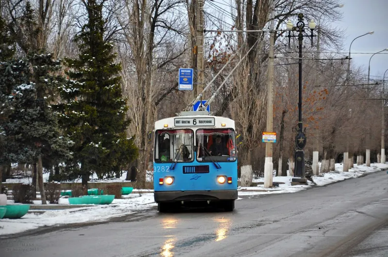 Голубой троллейбус №6 в Волгограде