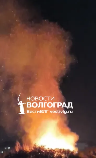Пожар в расселённом доме в Красноармейском районе Волгограда