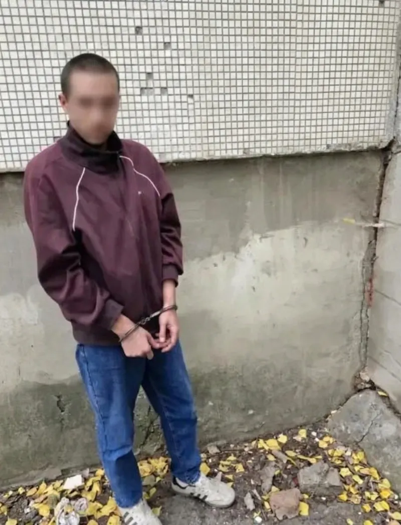 Изъятые при задержании свёртки с подозрением на наркотические вещества