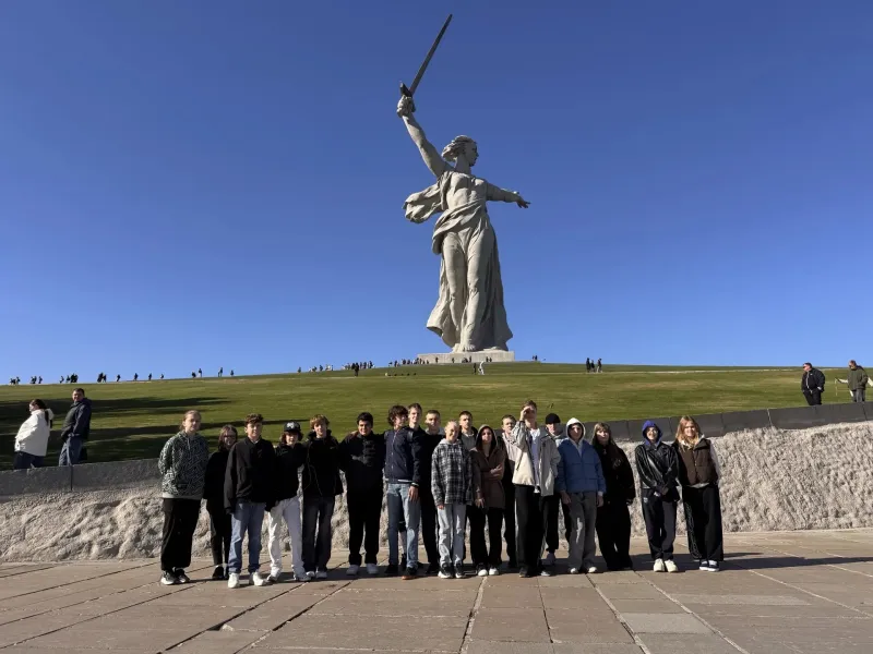 Школьники из Абинска посетили Мамаев курган в Волгограде
