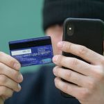 В Волгоградской области 11-летний ребенок лишился 350 тыс. рублей из-за обмана в мессенджере