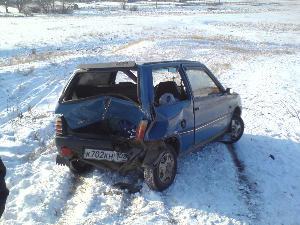 На улице Вокзальной в Елани столкнулись «ВАЗ-2109» и «Ока»: пострадала женщина-водитель