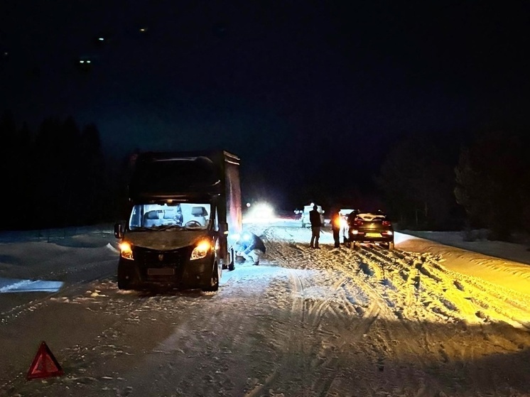 В Кировском районе сбили пешехода, переходивший дорогу в неположенном месте