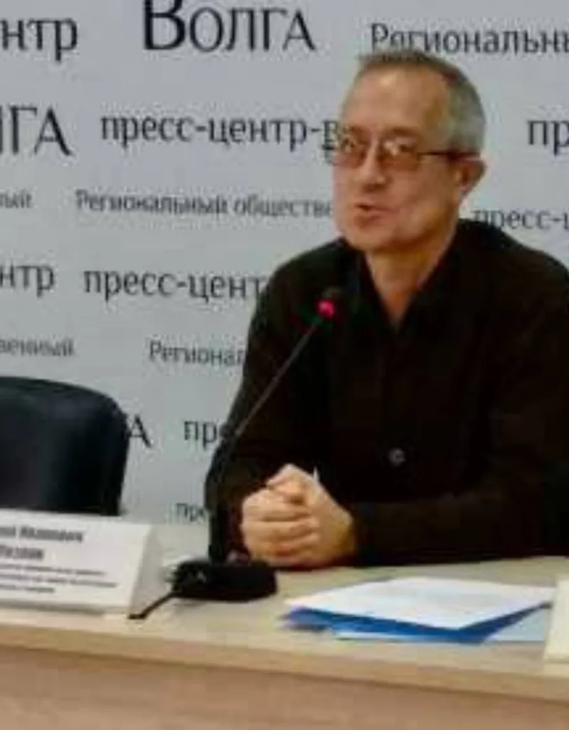 Осквернение в День защитника Отечества: 65-летнего волгоградца арестовали на три дня
