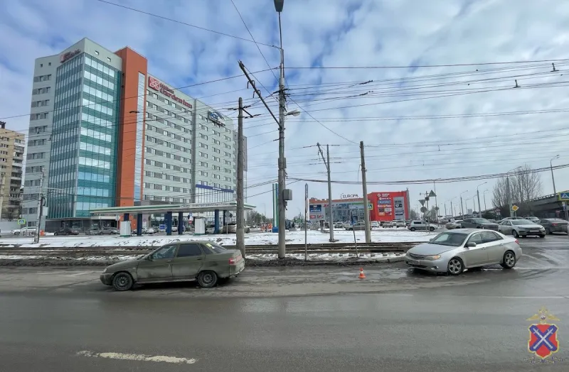 ДТП на проспекте Ленина у Европа Сити Молл: пострадал водитель