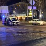 В центре Волгограда столкнулись скорая помощь и легковой автомобиль: есть пострадавший