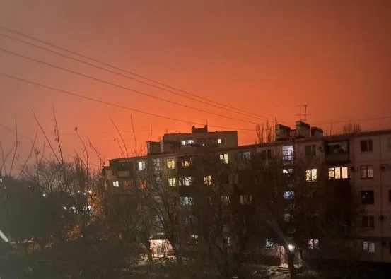 Пожар на Спартановке: в овраге горит камыш