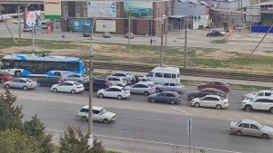 ДТП на проспекте Жукова перед мостом: образовалась серьёзная пробка