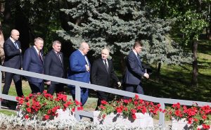 Владимир Путин и Александр Лукашенко посетили мемориальный комплекс «Героям Сталинградской битвы» на Мамаевом кургане
