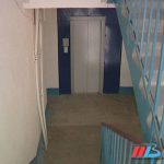 В Волгограде курьер испачкал стены в элитном доме: жильцы подозревают Delivery