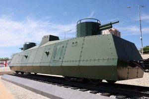 На набережной Волгограда представили бронепоезд НКВД — новая патриотическая экспозиция