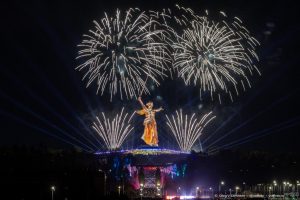 Фото салюта в Волгоград: Парад Победы завершился праздничным фейрверком