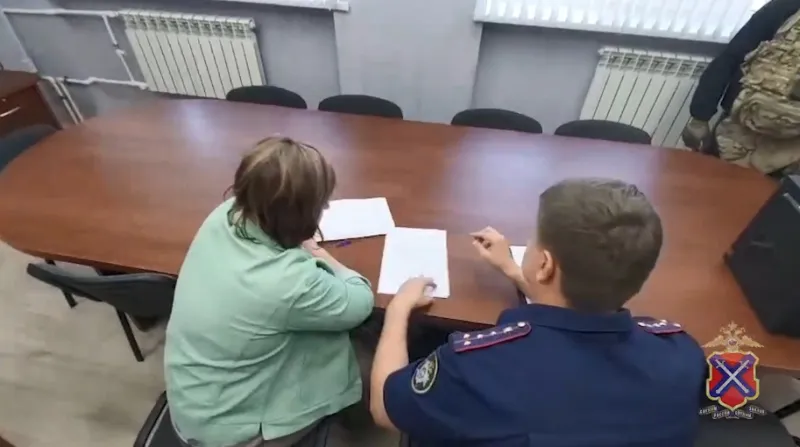 Замы главы Дубовского района задержаны за хищения бюджета: кабинеты обставляли за счёт школ и детсадов