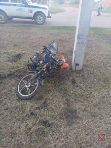 В Котовском районе 13-летний мопедист врезался в опору ЛЭП — проводится проверка