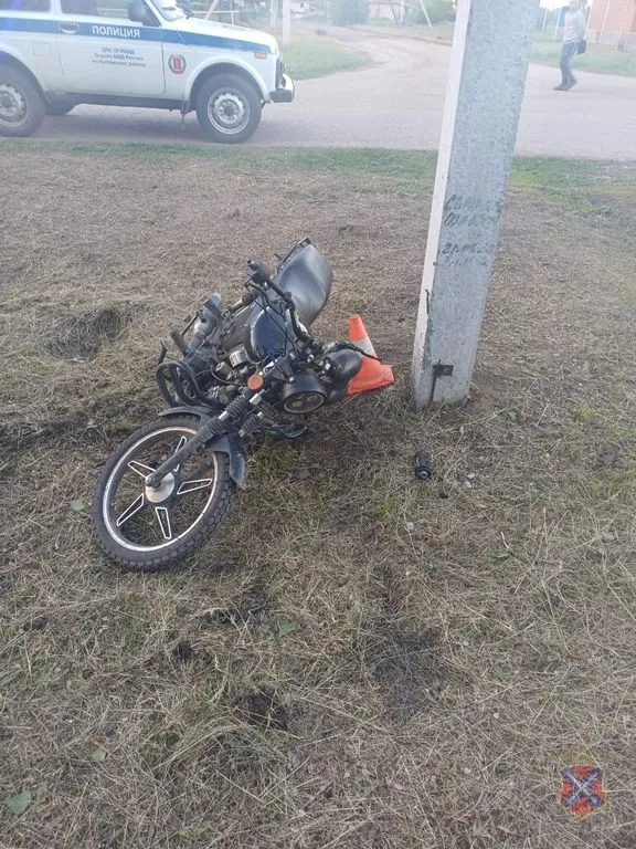 В Котовском районе 13-летний мопедист врезался в опору ЛЭП — проводится проверка