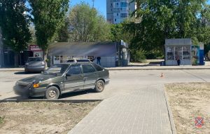 В Тракторозаводском районе Волгограда ВАЗ сбил пешехода на улице Кастерина
