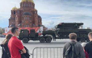 Военная техника прибыла на площадь Павших борцов для репетиции парада Победы