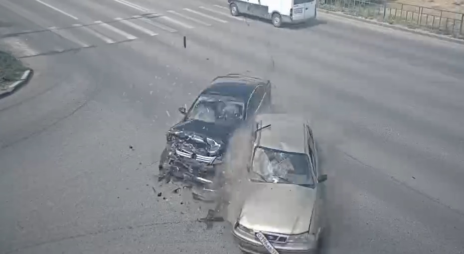 Авария на улице Пушкина в Волжском: среди пострадавших — ребёнок 2024 года рождения