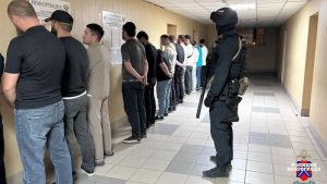 В Волгограде силовики провели ночной рейд по злачным местам