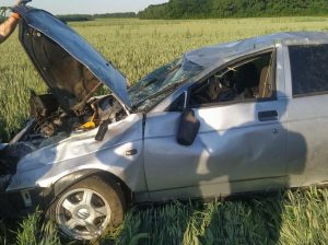 На подъезде к селу Громки произошло ДТП с переворотом автомобиля