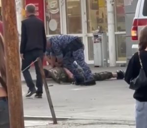 На Юбилейном задержан мужчина за нападение на 15-летнего парня