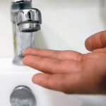 В Палласовке 3 марта произошло отключение воды после порыва водопровода, на месте уже работают аварийные службы.