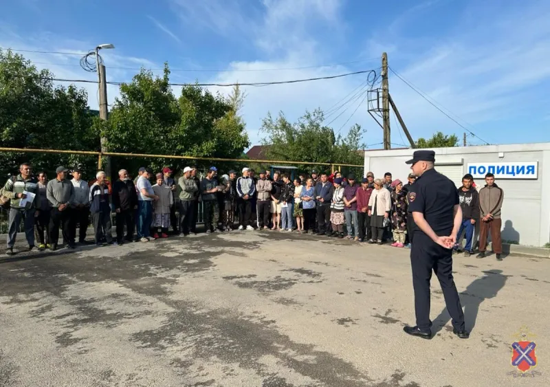 Полицейские проверили мигрантов: более десятка — с нарушениями