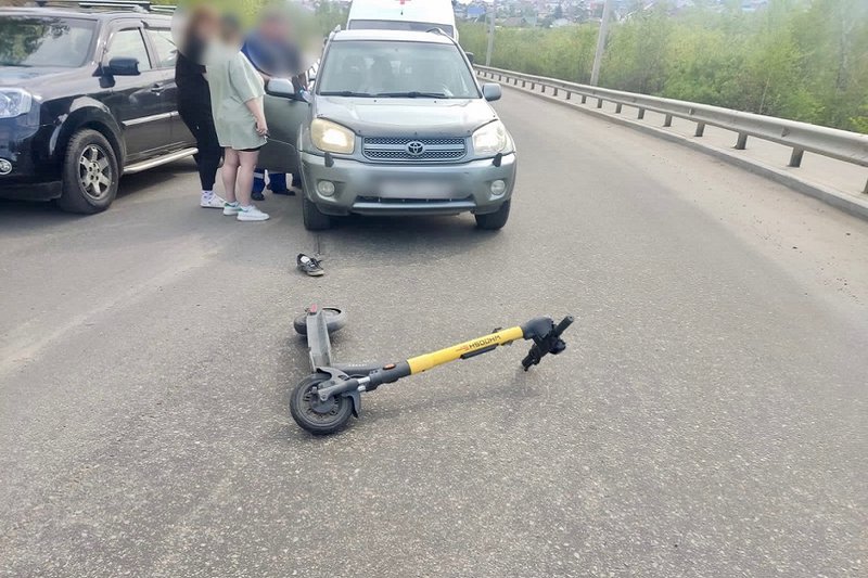 В центре Волгограда подросток на самокате сбил пятилетнего ребенка