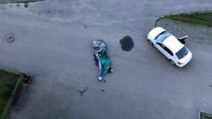 Трагедия в Волжском: девушка погибла, выпав с 9-го этажа