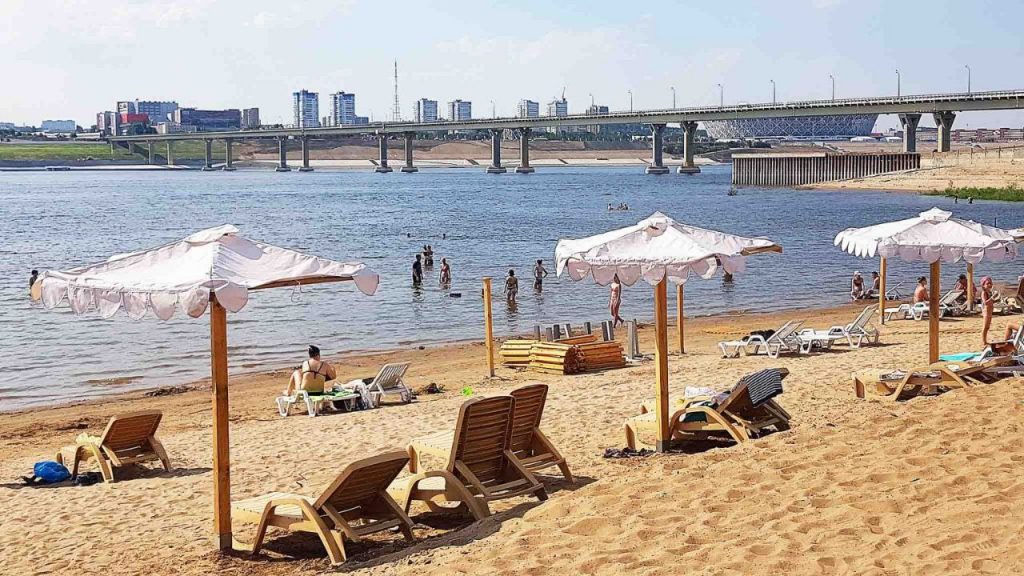В Волгограде началась подготовка пляжей к летнему сезону