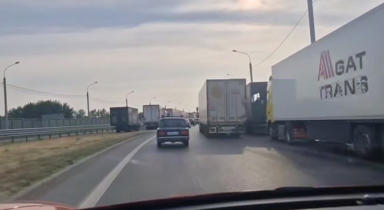 На въезде в Волгоград остановят каждого: досмотр фур стал тотальным