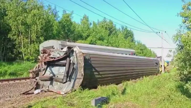 После взрыва на железной дороге под Воронежем обнаружены подозрительные предметы