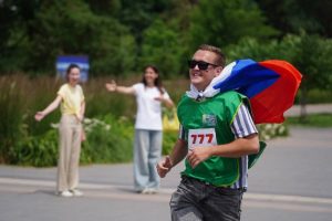 Забег в честь Дня России объединил волгоградцев всех возрастов