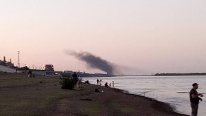Черный дым над тракторным заводом обеспокоил волгоградцев