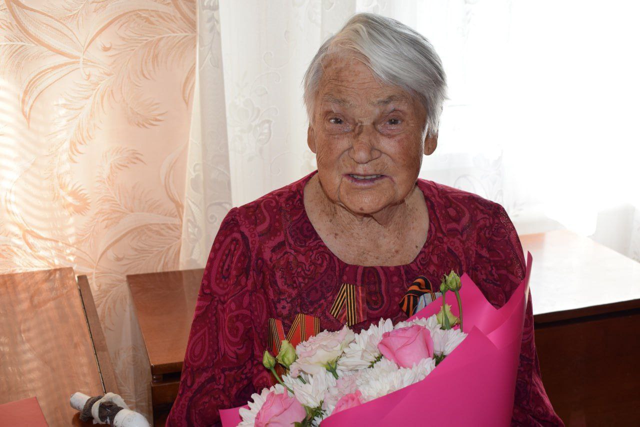 Участница Великой Отечественной войны Раиса Дундукова празднует 100-летний юбилей