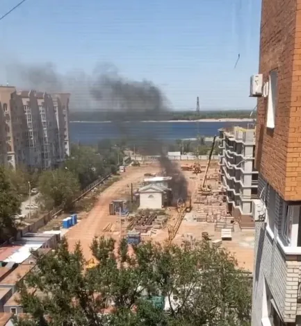 Мощный хлопок и пожар в Красноармейском районе: в больнице оказался машинист крана