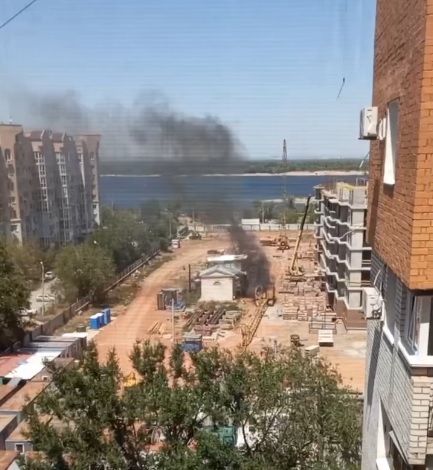 Мощный хлопок и пожар в Красноармейском районе: в больнице оказался машинист крана