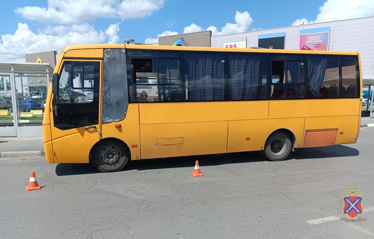 Пешеход попал под автобус в Советском районе Волгограда