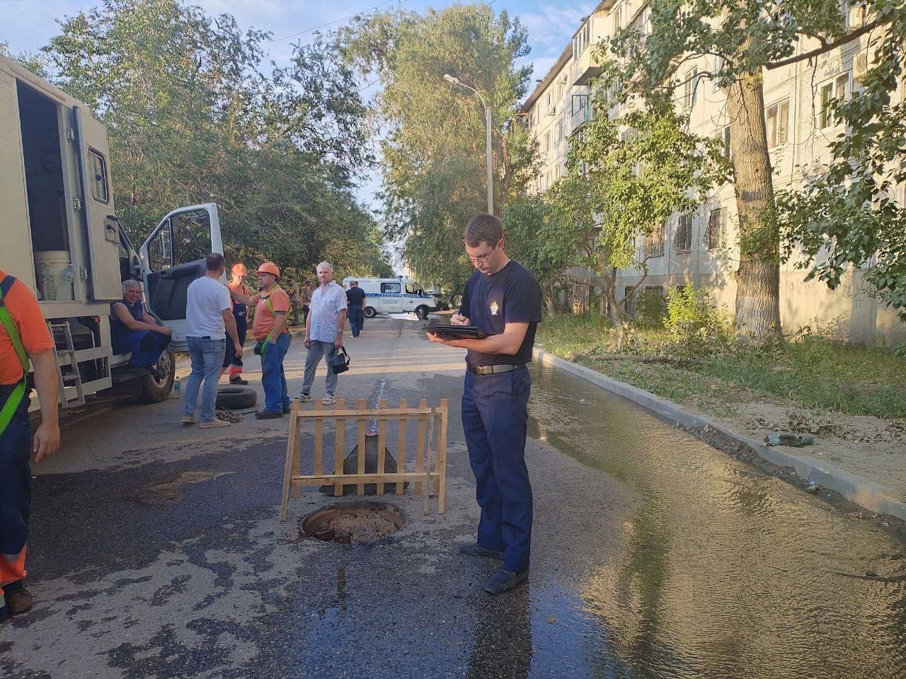 Двух мужчин нашли мертвыми в люке на улице Льговской