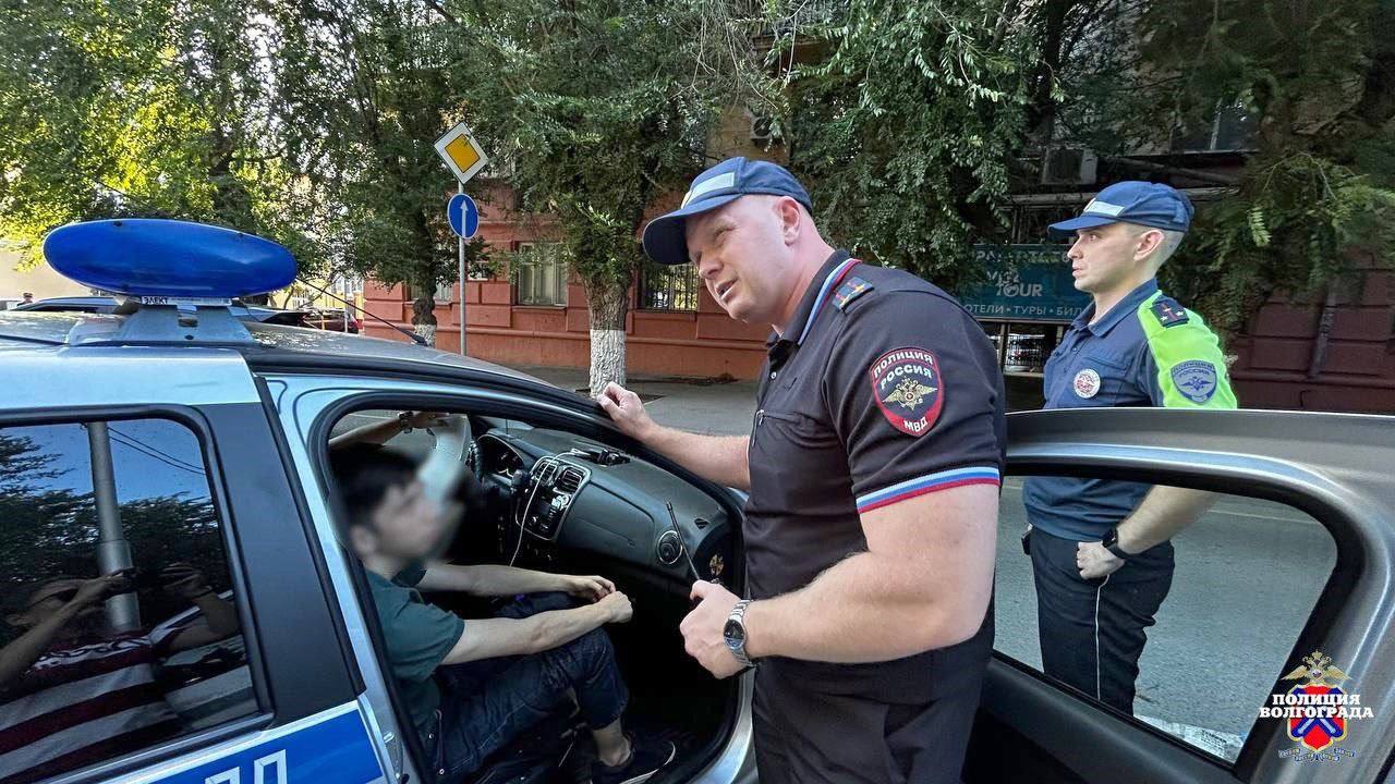 В Волгограде пресекли автопробег с нарушениями: задержан подросток без прав