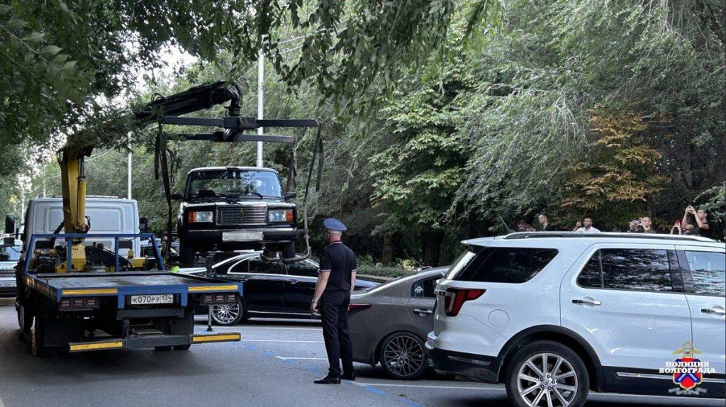 В Волгограде пресекли автопробег с нарушениями: задержан подросток без прав