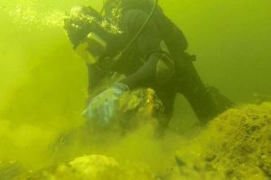 На дне Волги нашли затонувшие баржи Сталинградской битвы