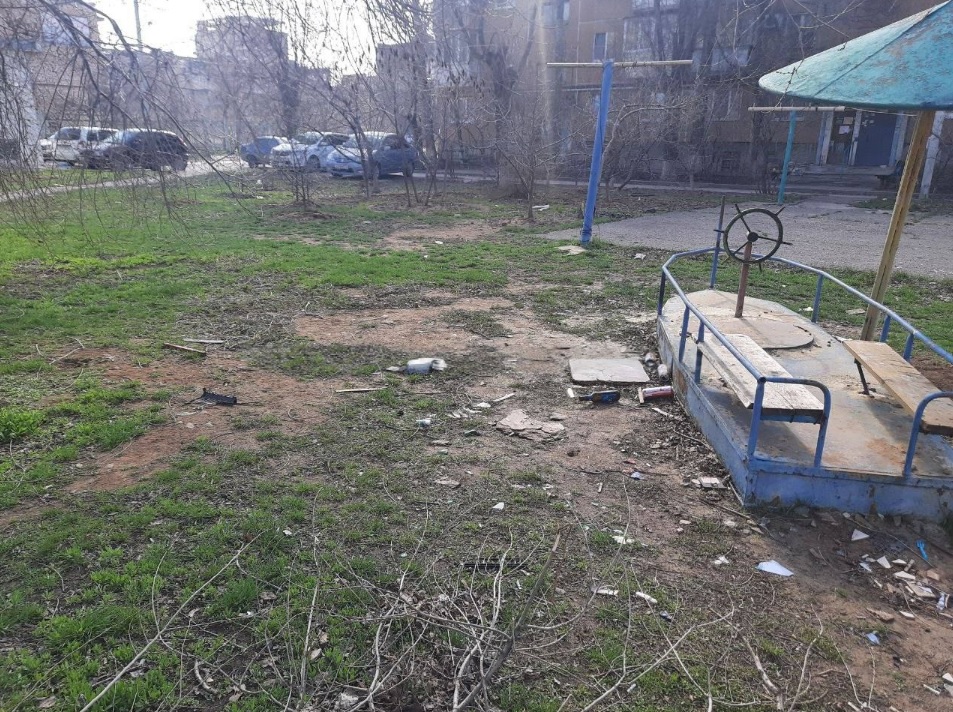 Жилой дом в Волжском на грани разрушения: халатность или бездействие?