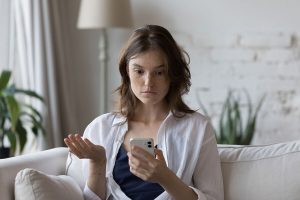 Жители Волгограда столкнулись с массовым сбоем связи и интернета