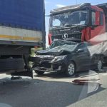 Авария на въезде в Новый Рогачик: грузовик протаранил Kia Rio