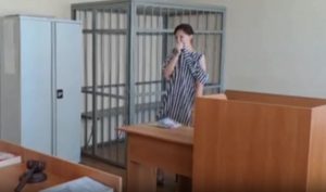 Волгоградка жгла сына утюгом — суд отправил её в колонию