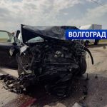 Лобовое столкновение автомобилей в Дзержинском районе Волгограда вызвало пробку