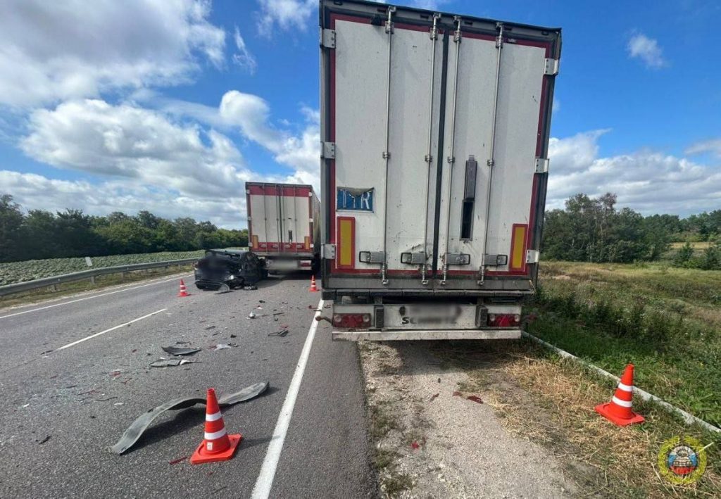 В Новониколаевском районе на трассе Р-22 «Каспий» произошло крупное ДТП с участием четырёх автомобилей