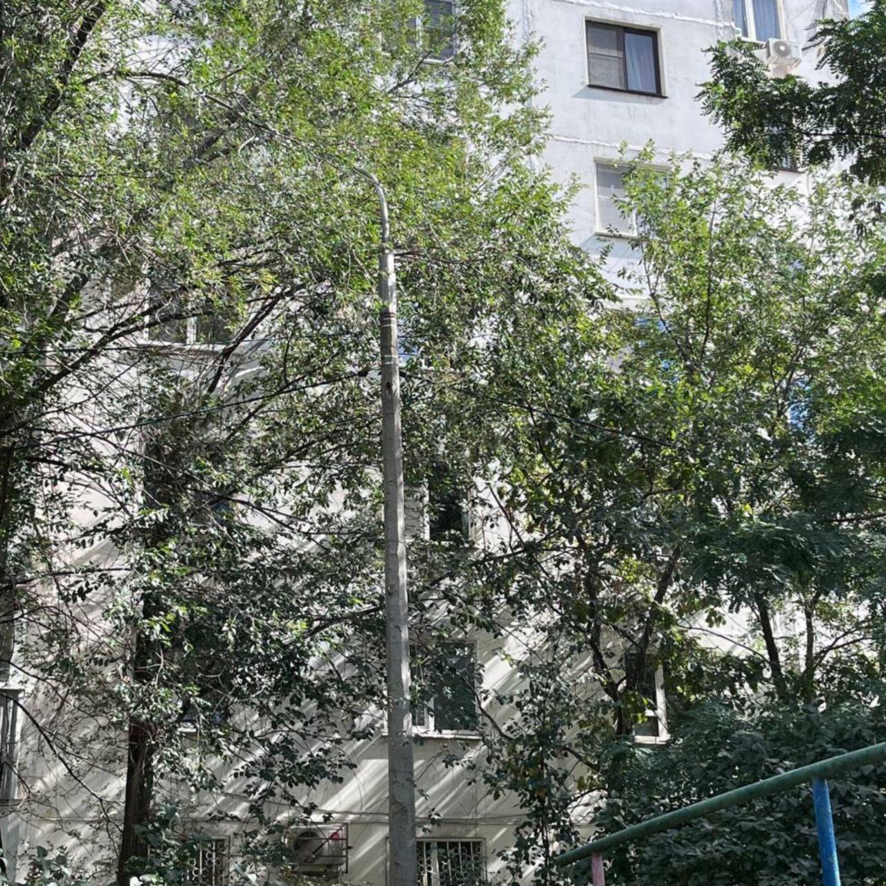 В Волгограде горит квартира на улице Ткачева