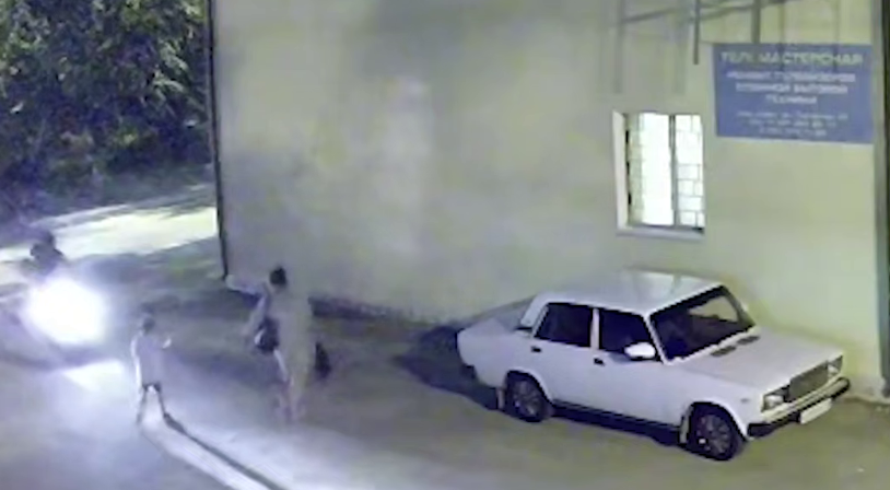 В Ангарском поселке произошло серьезное ЧП: двое подростков на скутере на большой скорости сбили маленького ребенка